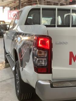 میتسوبیشی L200